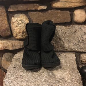 Black Classic Cardy Uggs